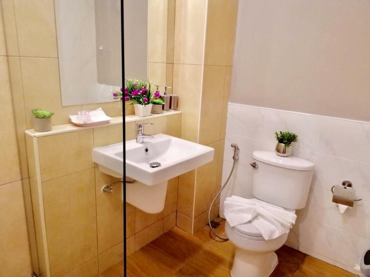 Siri Hotel Chiang Mai Ngoại thất bức ảnh